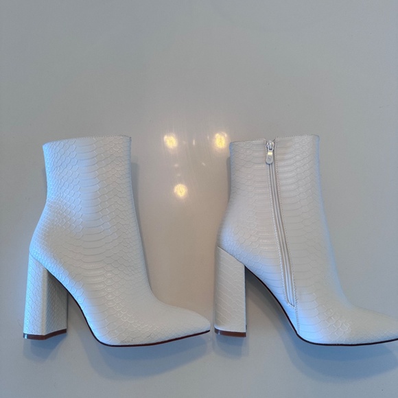 Prettylittlething Croc Booties Size 8 - Picture 4 of 4